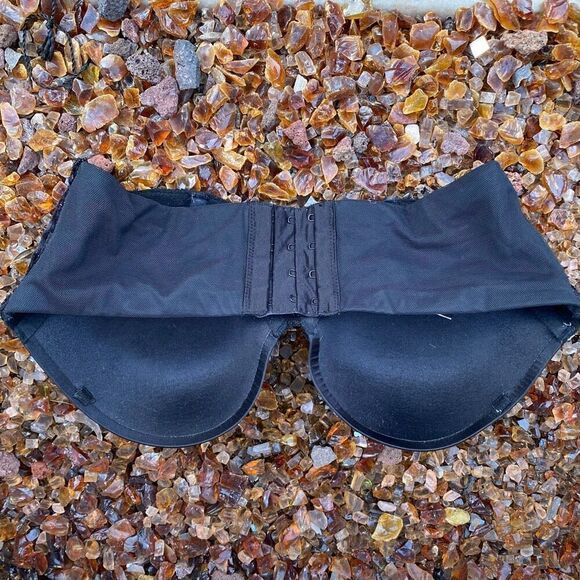 Victoria’s Secret Black Very Sexy Push-Up Bra 32C. EUC - Picture 3 of 6